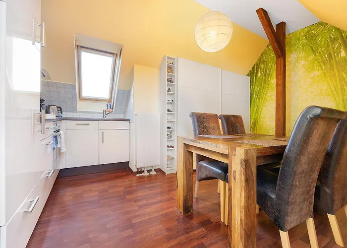 Dachgeschosswohnung Wohllebe * Ганновер