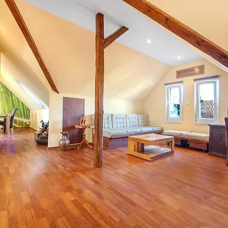 Apartment Dachgeschosswohnung Wohllebe *
