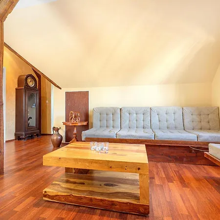 Dachgeschosswohnung Wohllebe Διαμέρισμα