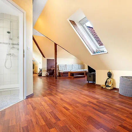Dachgeschosswohnung Wohllebe *