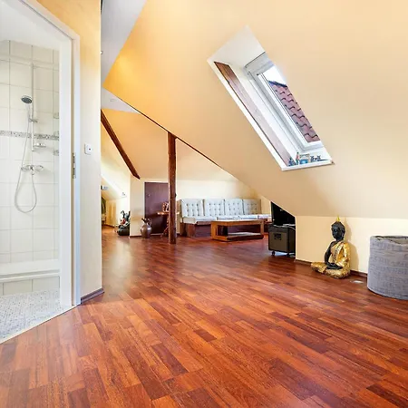 Dachgeschosswohnung Wohllebe דירה *